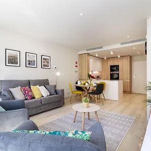 modern-stylish-apartment-in-av-da-liberdade-by-lovelystay.hotels-lisbon-portugal.com/